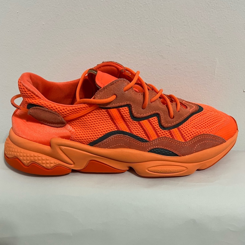 ADIDAS - Picture 1 of 8